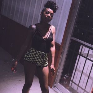 Meet your Posher, Ebony